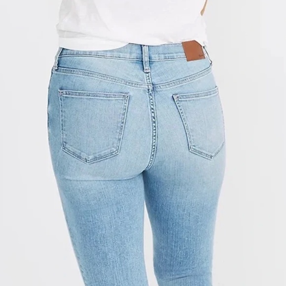 Maxwell 9" High-Rise Skinny Crop Jeans Button-Front Edition Size 28 - Picture 2 of 7